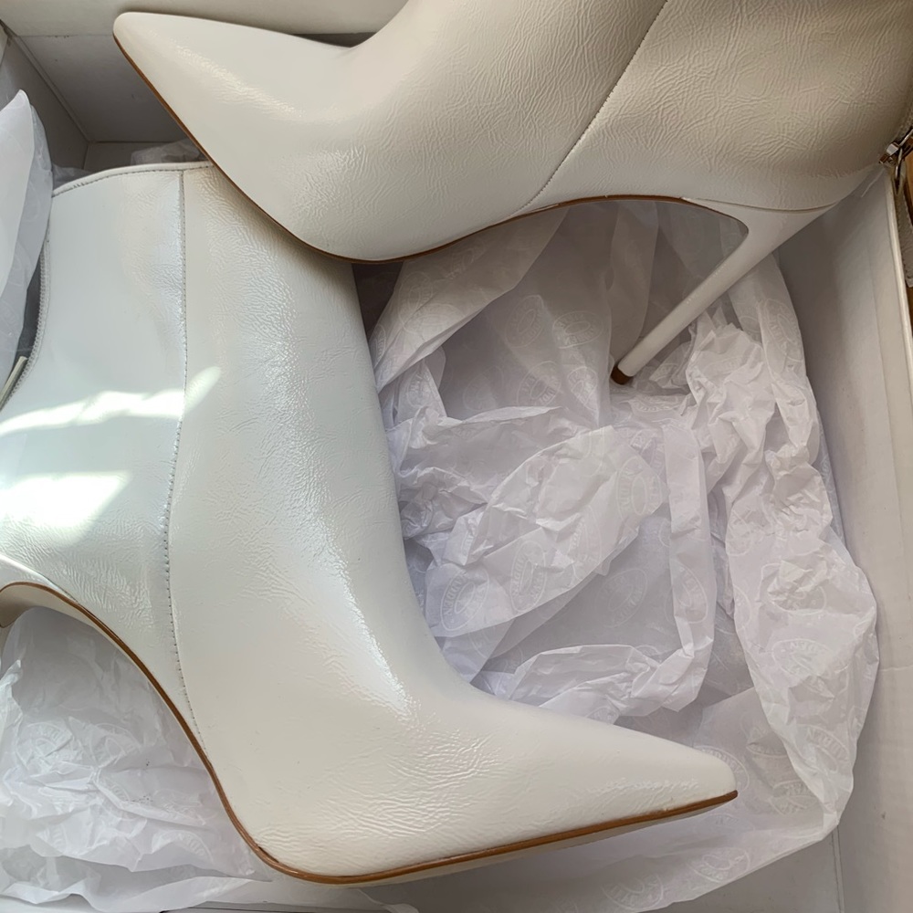 Steve Madden VIA Stiletto White Patent Boots